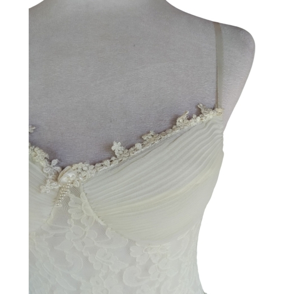 Vintage Off White Lace Nightie Teddy Bodysuit 100% Nylon Size Medium - Picture 3 of 7